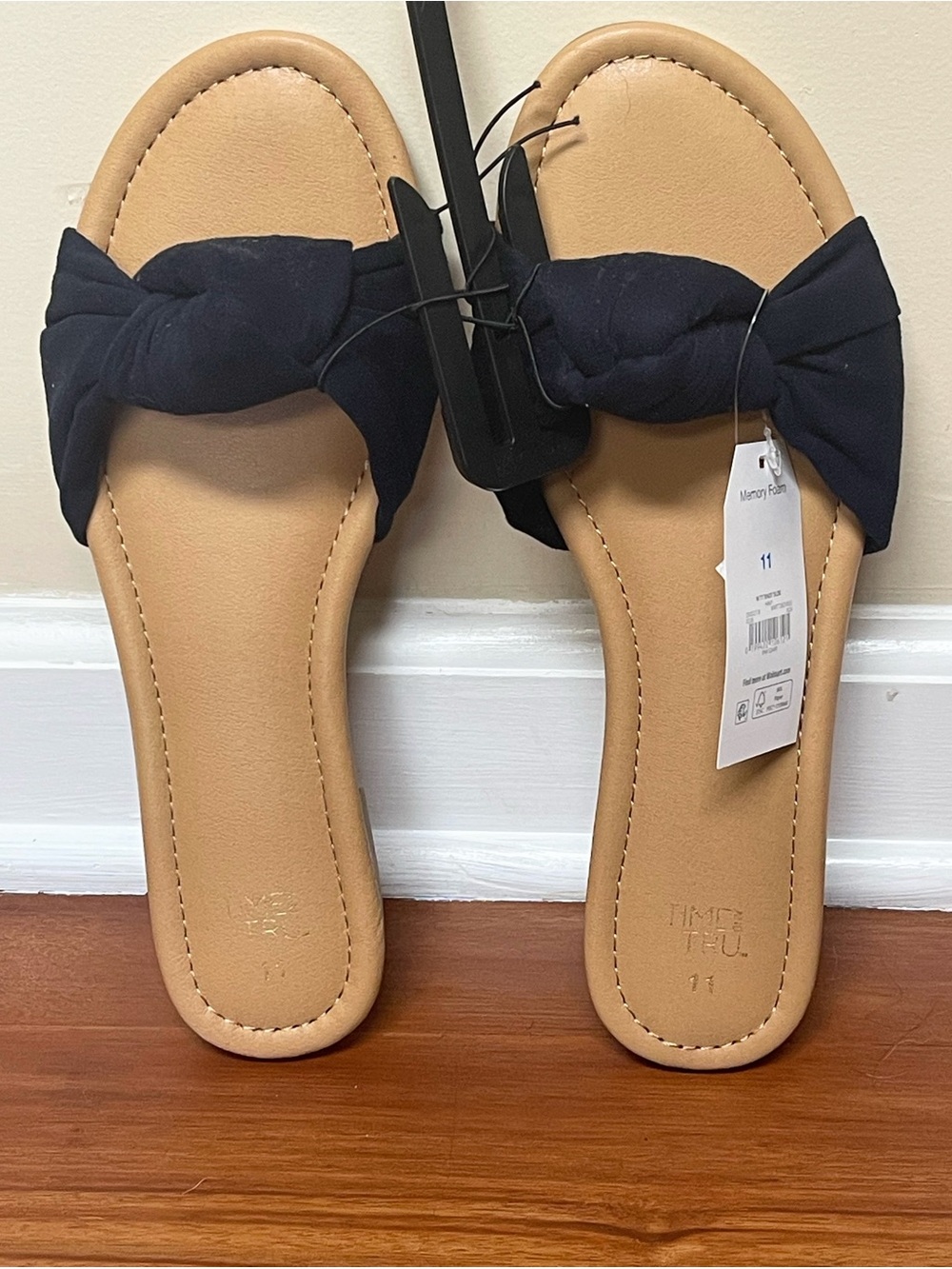Time and Tru Women's Knot Slide Sandals
- Memory Foam